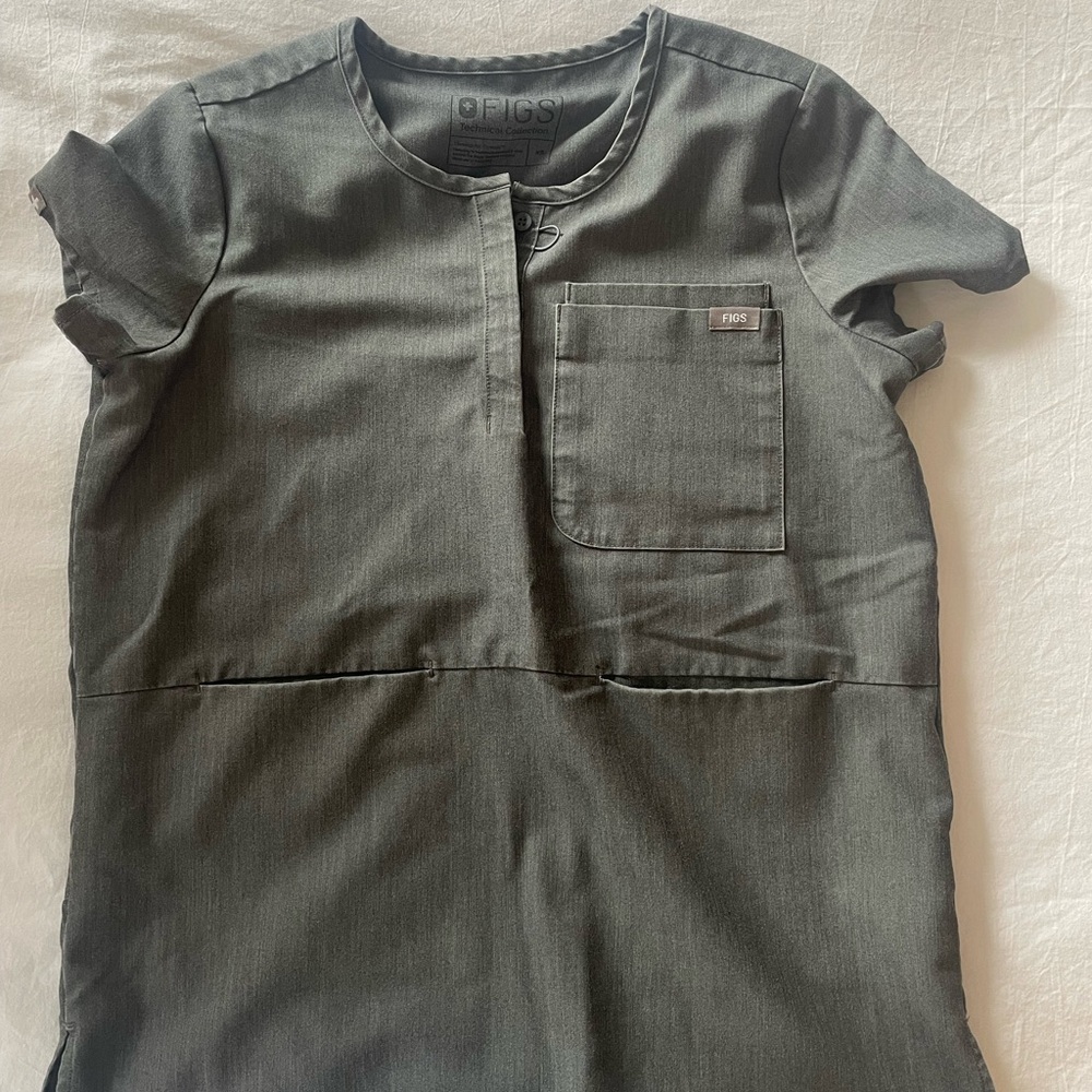 FIGS grey Scrub Top